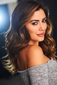 Stefanie Peti Headshot